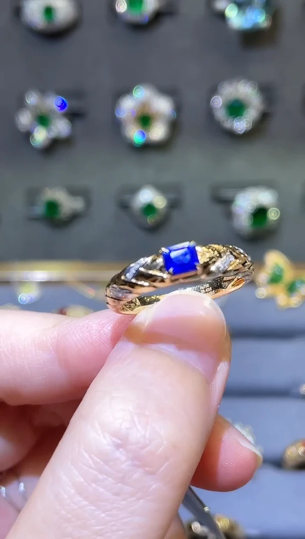 蓝宝石戒指18K金镶嵌0.42ct