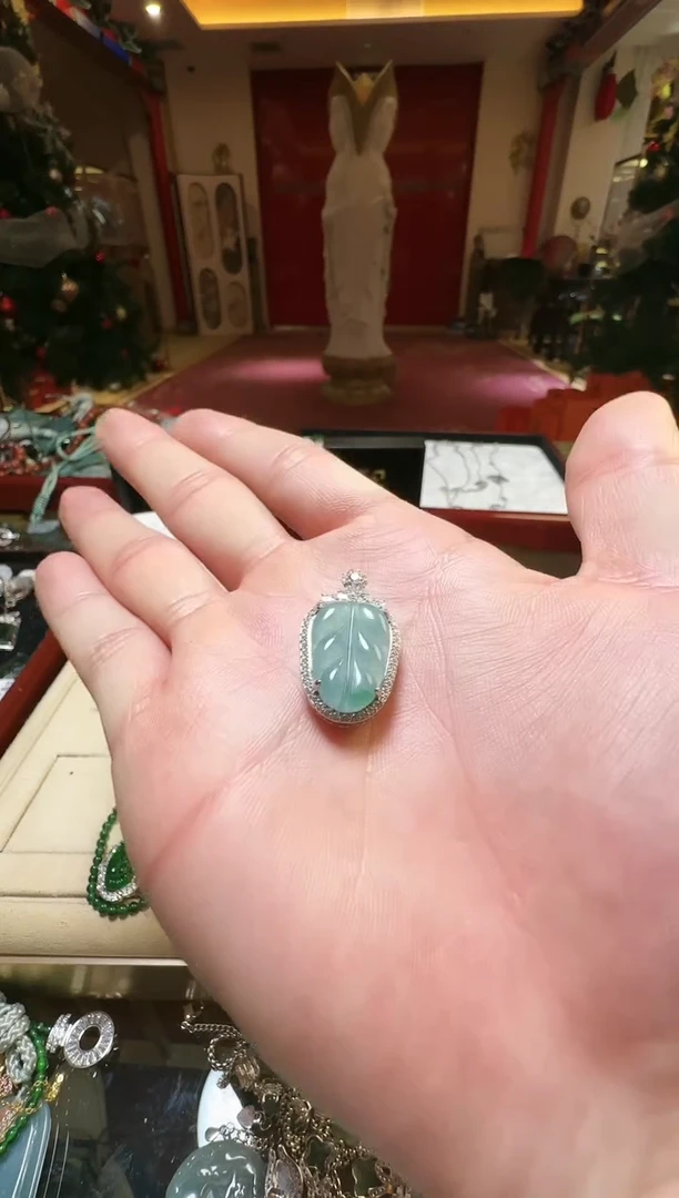 【闪购商品】翡翠吊坠(不含链)未镶嵌翡翠