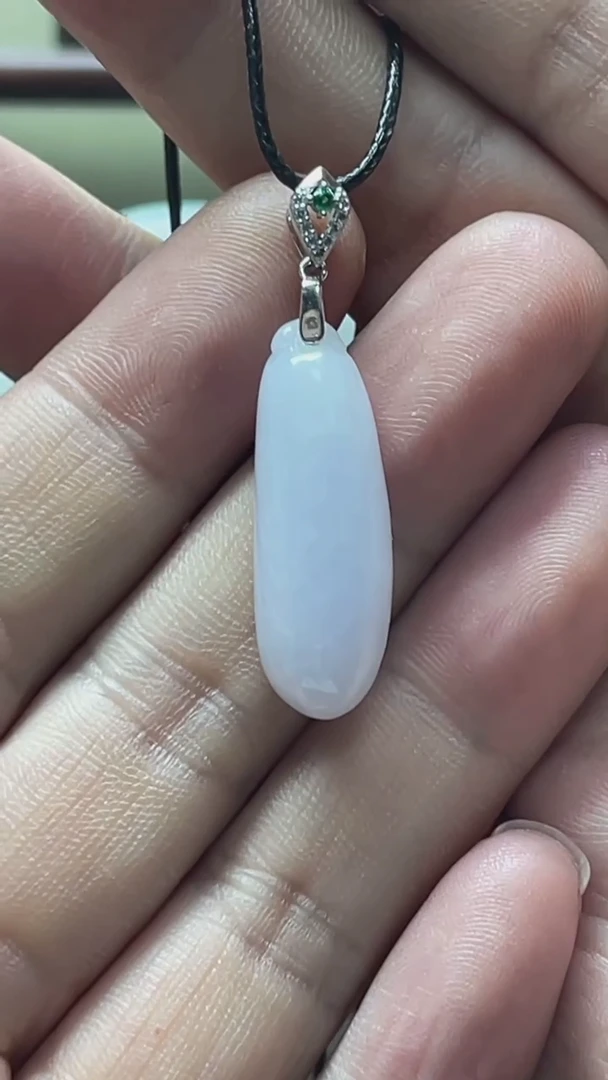 【闪购商品】翡翠颈饰银S925镶嵌翡翠福瓜吊坠纯天然