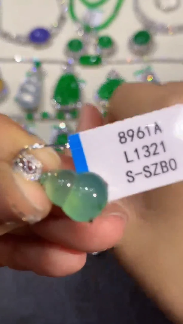 吊坠(不含链)18K金镶嵌翡翠L1321多样性发其一
