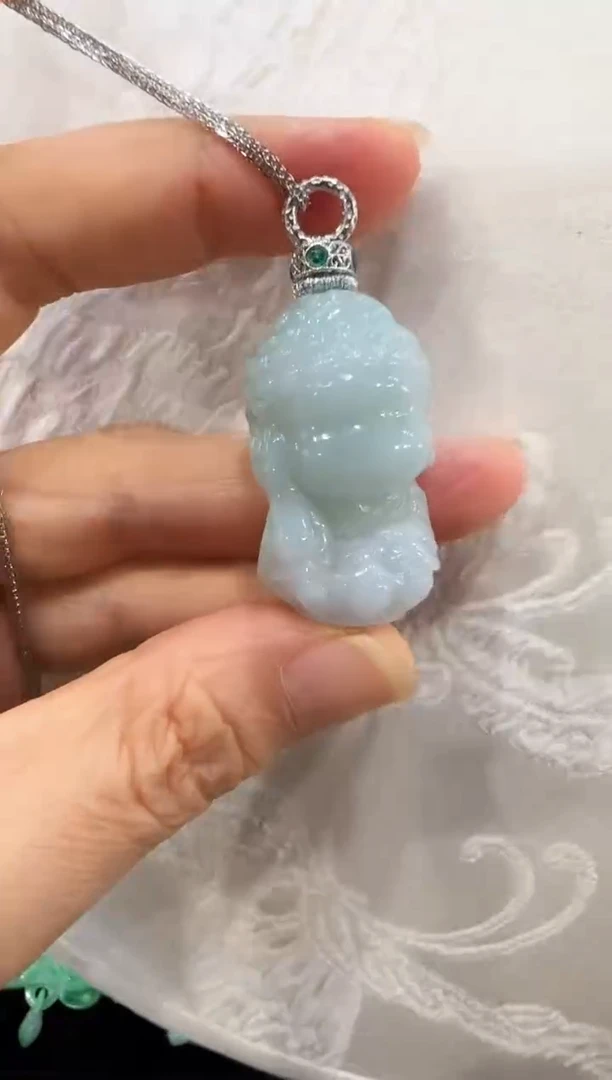 翡翠未镶嵌颈饰国风