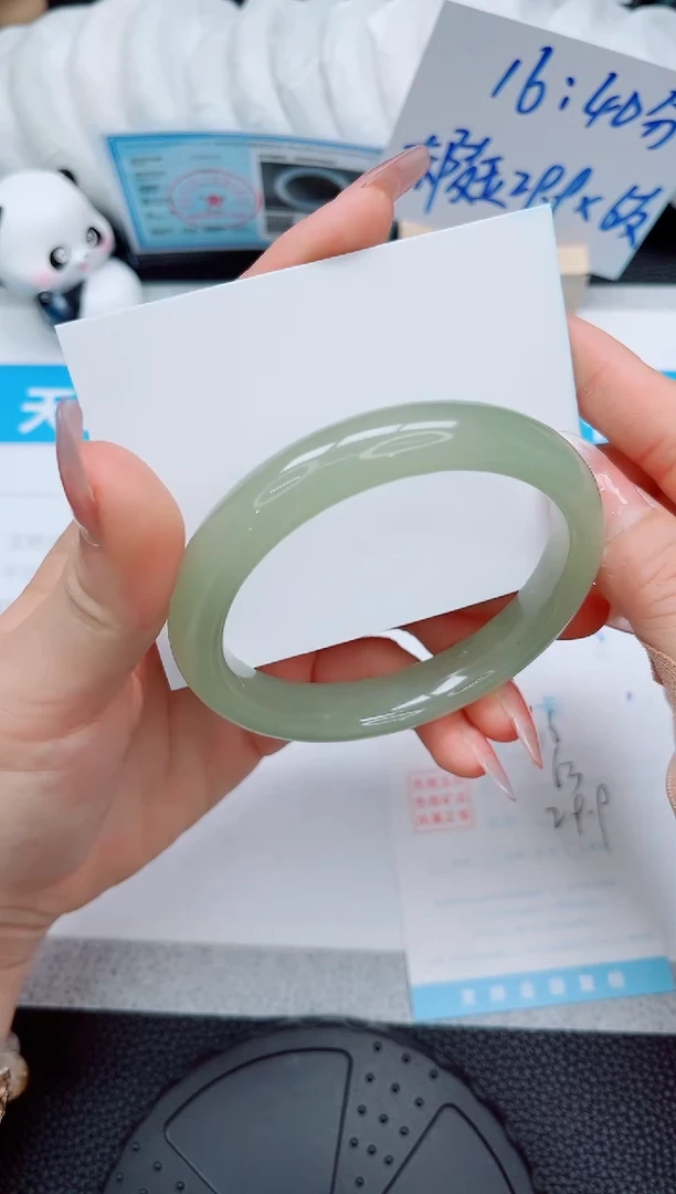 石英质玉手镯未镶嵌16-63