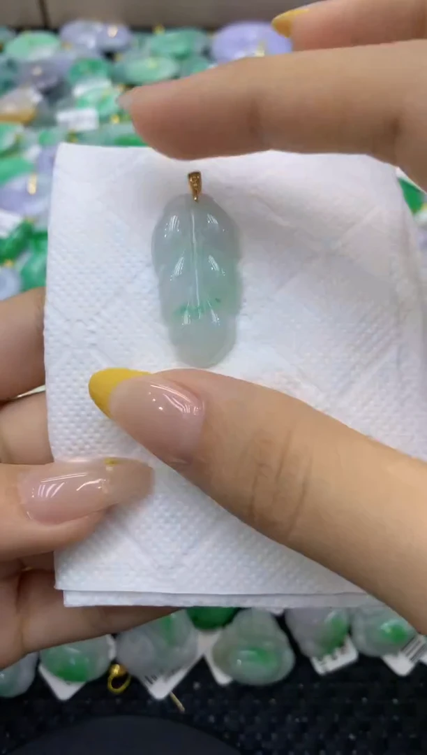 颈饰未镶嵌翡翠天然缅甸翡翠A货