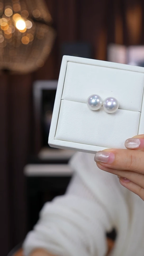 18K金镶嵌耳钉海水珍珠澳白11-12mm