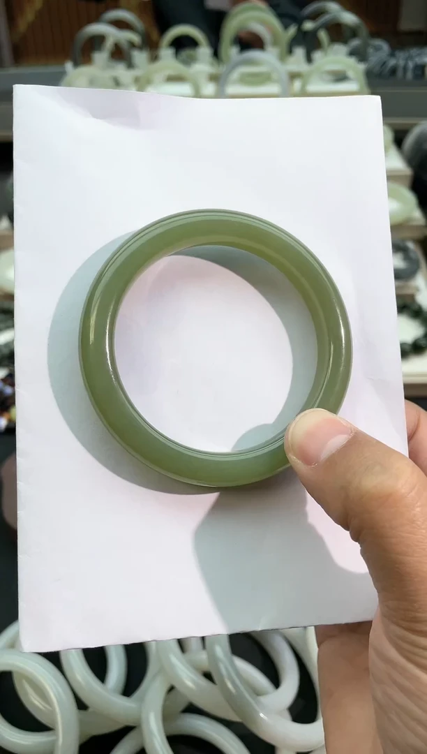 【闪购商品】和田玉手镯未镶嵌和田玉手镯56+圈口多样性发其一