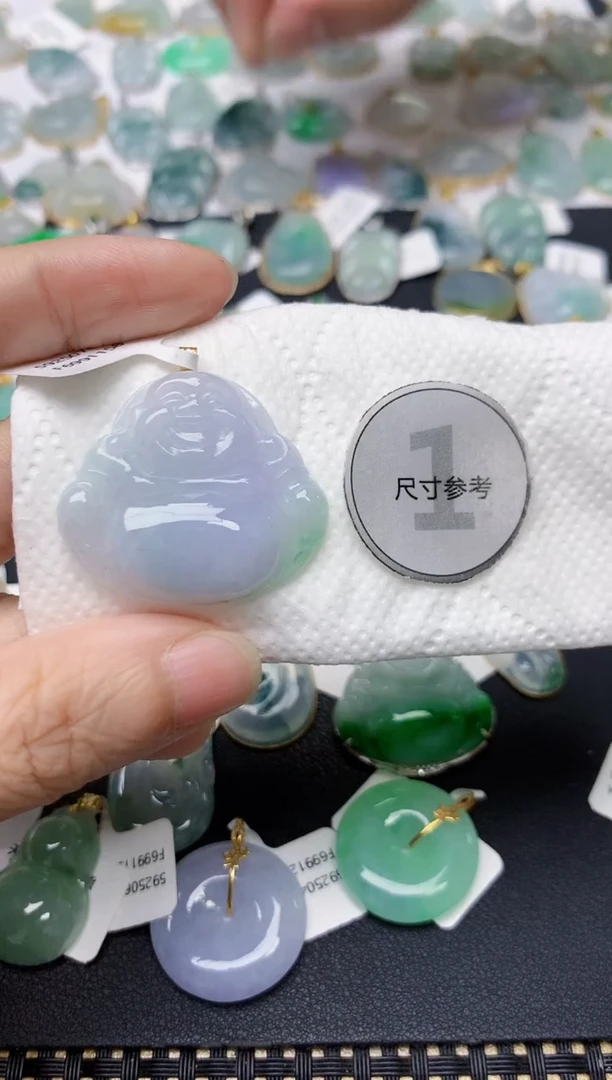 翡翠18K金镶嵌颈饰天然缅甸A货翡翠