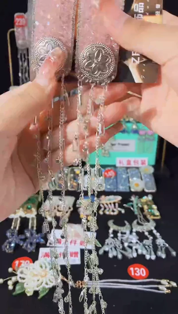 仿水晶锌合金239原创重工流苏通勤发夹1对
