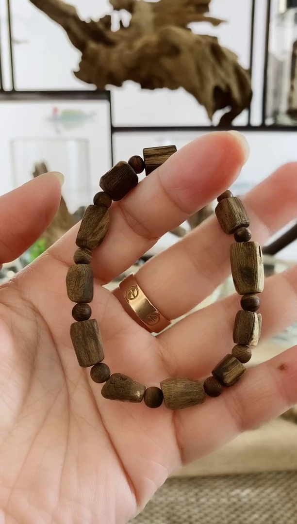 沉香手串正区越南老惠安随形单圈（多样性发货）