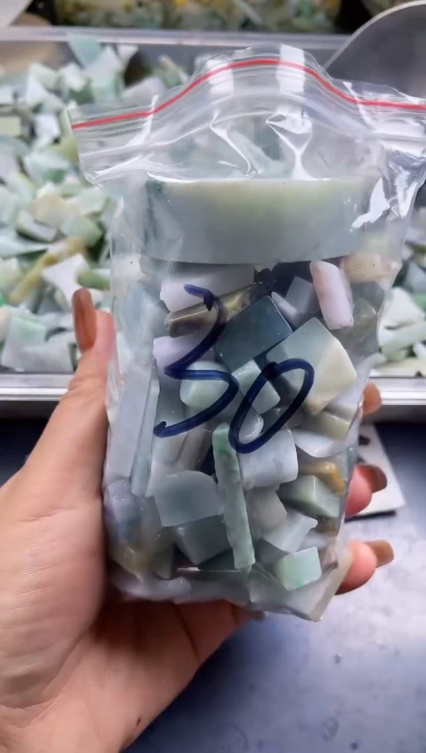 配石翡翠天然翡翠小号500克送镯心30
