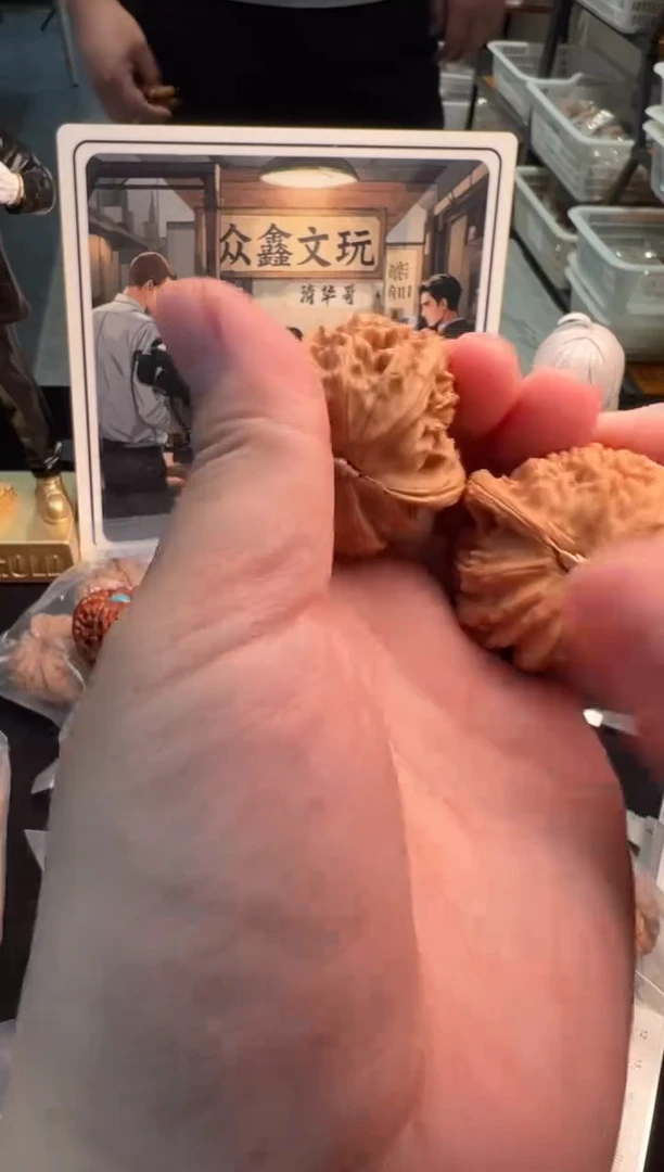 文玩核桃把件白狮子42.3尺寸
