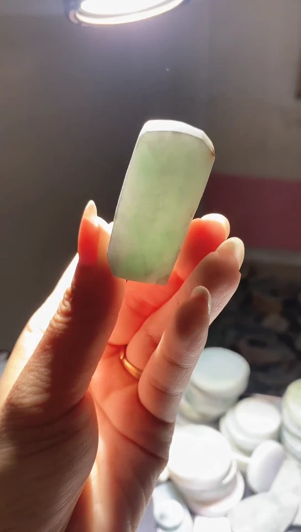 翡翠未镶嵌颈饰天然缅甸A货翡翠