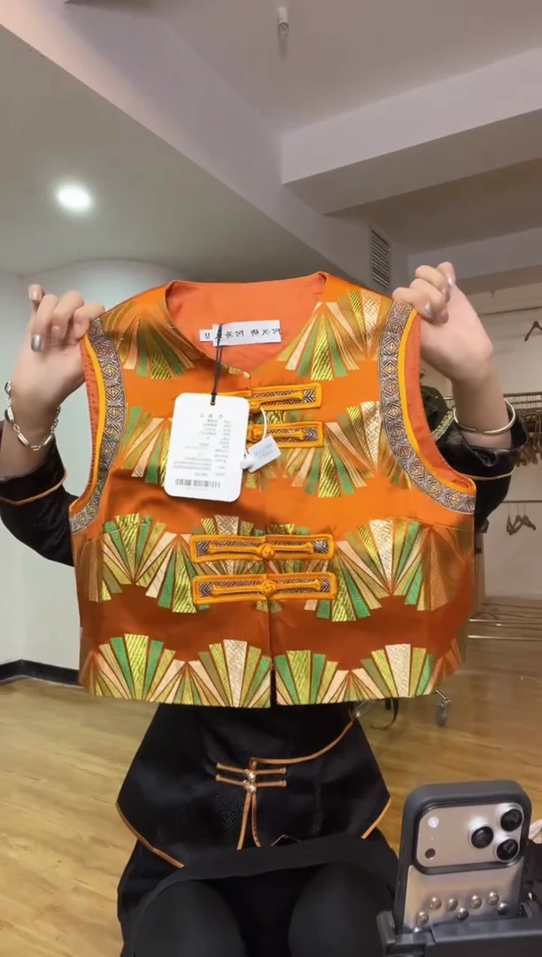 马甲       M码       80-110斤