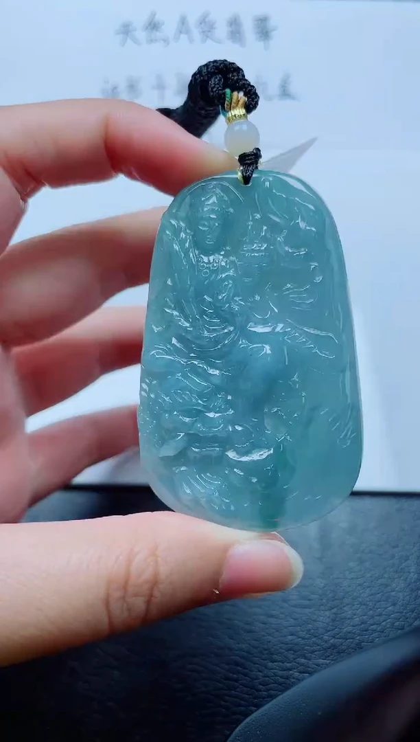 翡翠未镶嵌颈饰