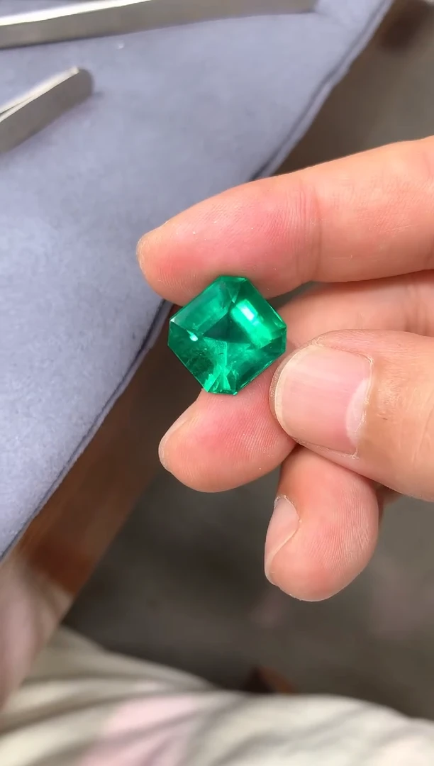裸石祖母绿15ct 极微油 沃顿 GUILD