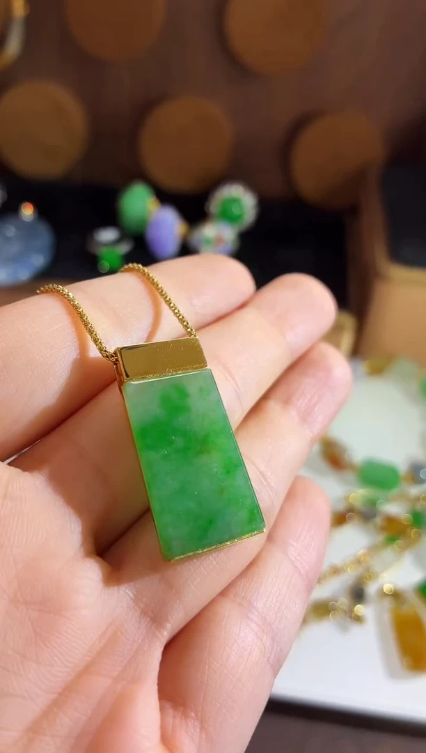 吊坠(不含链)18K金镶嵌翡翠吊坠