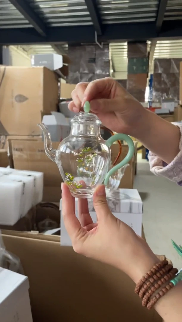 梨花白燕水滴小壶绿玉把手
