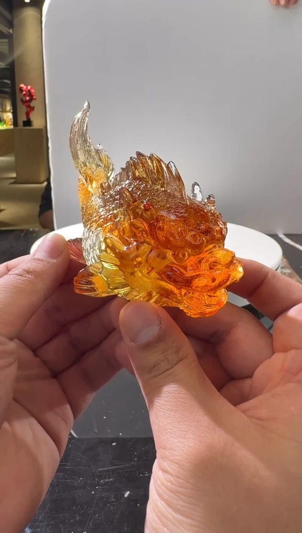 摆件0601014-1琥珀金鱼化龙纸镇