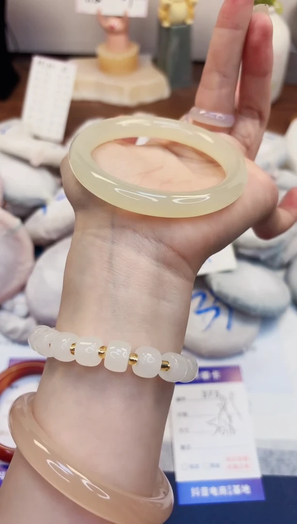 【闪购商品】石英质玉手镯未镶嵌373-晴水-圈口56