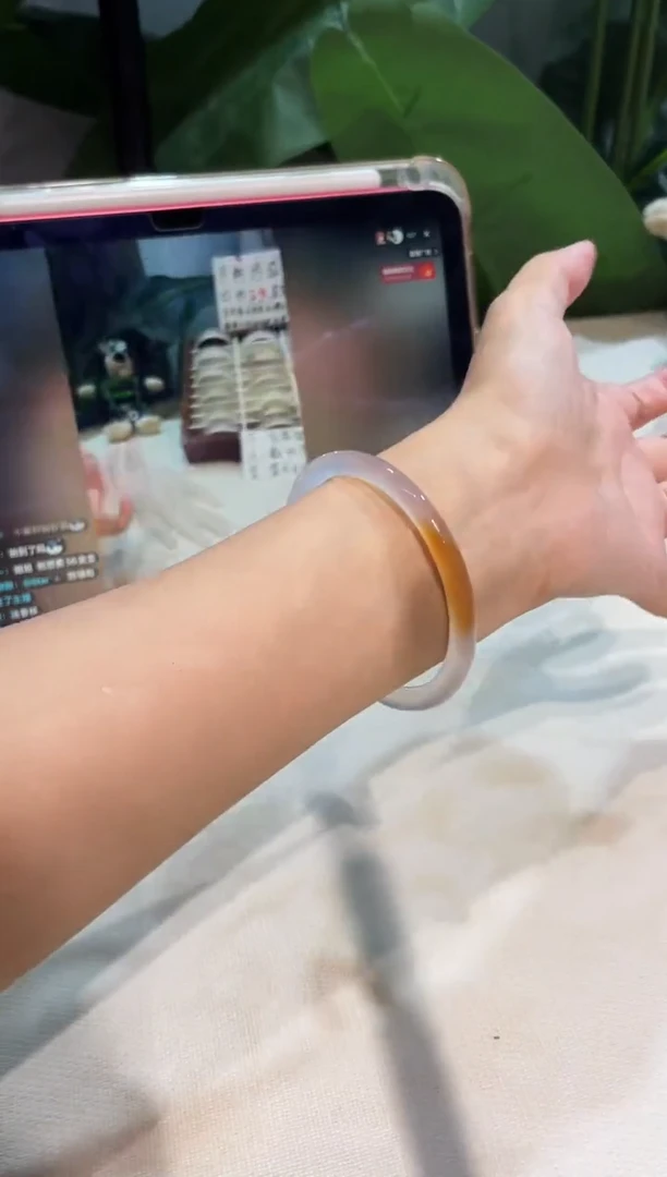 玛瑙/玉髓手镯未镶嵌57.6鉴赏期48小时