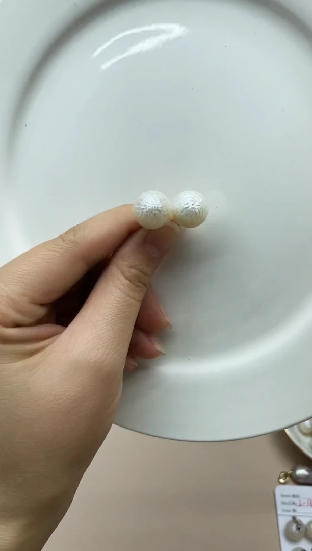 【闪购商品】银S925镶嵌淡水珍珠耳饰耳钉多其性发其一