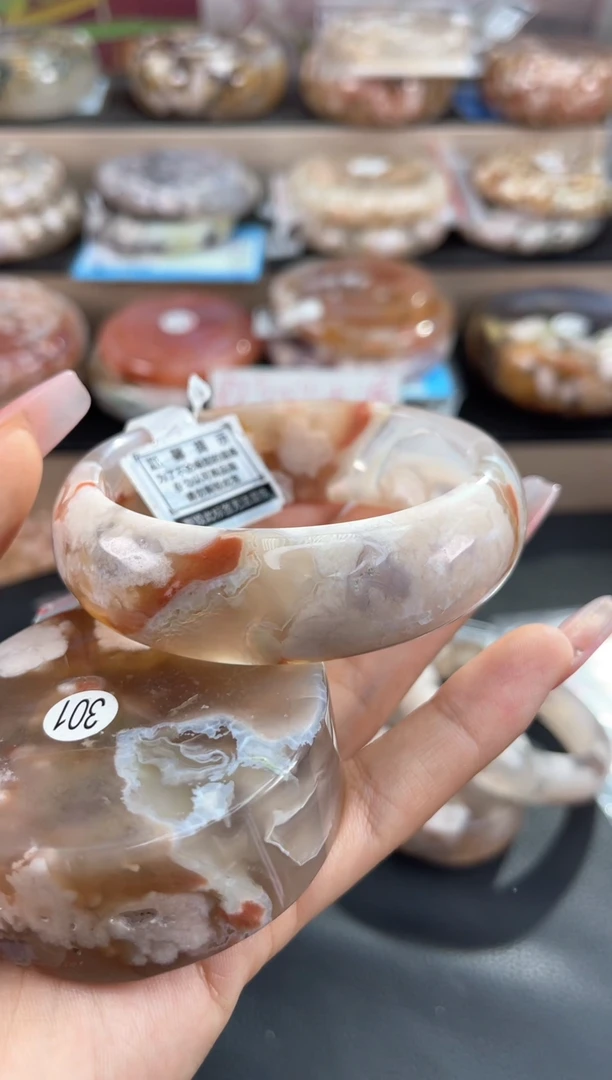 未镶嵌手镯石英质玉60