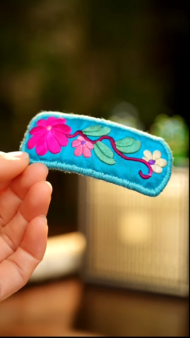 刺绣私人定制苗族手工D80