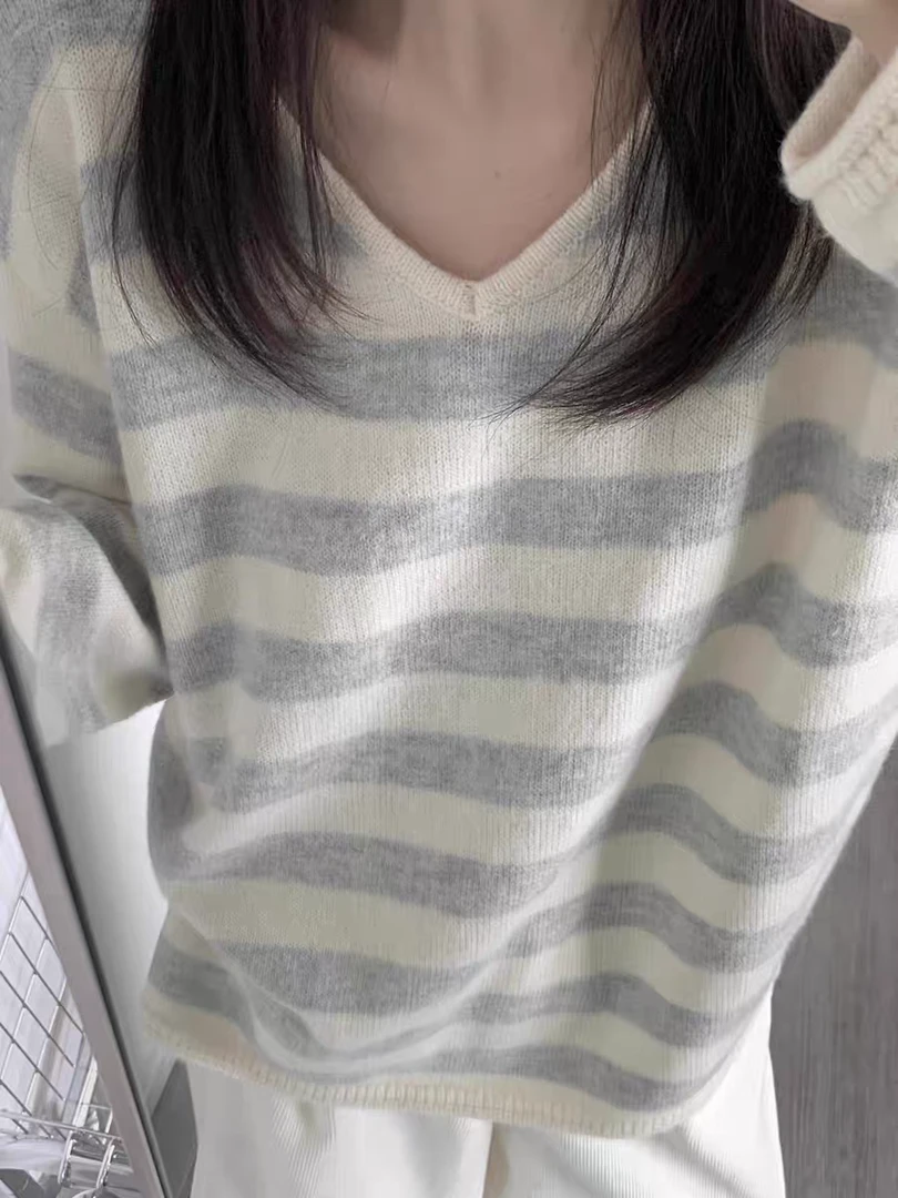 软糯撞色条纹针织衫V领毛衣宽松慵懒松弛感显瘦韩系温柔秋季上衣