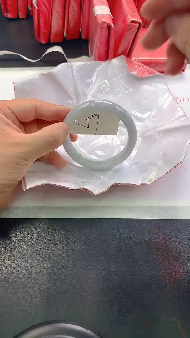 未镶嵌手镯翡翠111