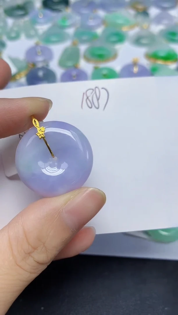 翡翠18K金镶嵌颈饰11111111111