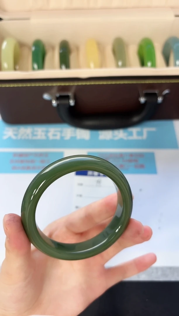 未镶嵌手镯石英质玉79/5657