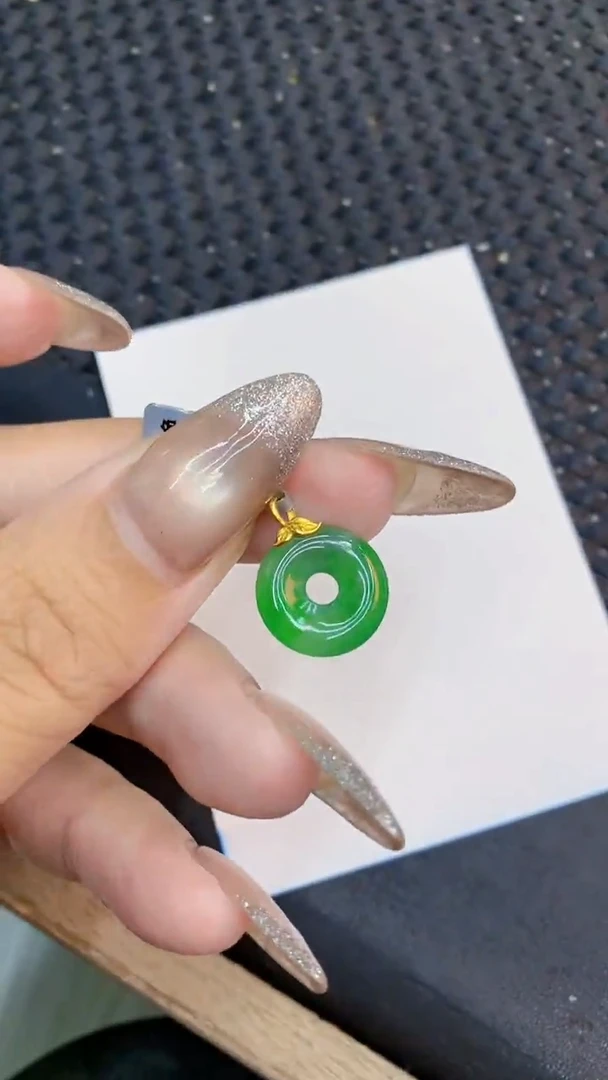 颈饰18K金镶嵌翡翠11