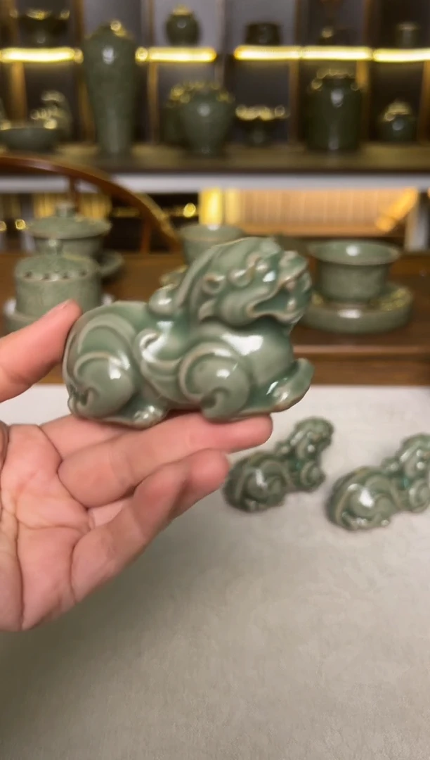 陶瓷耀州窑秘色貔貅茶宠摆件