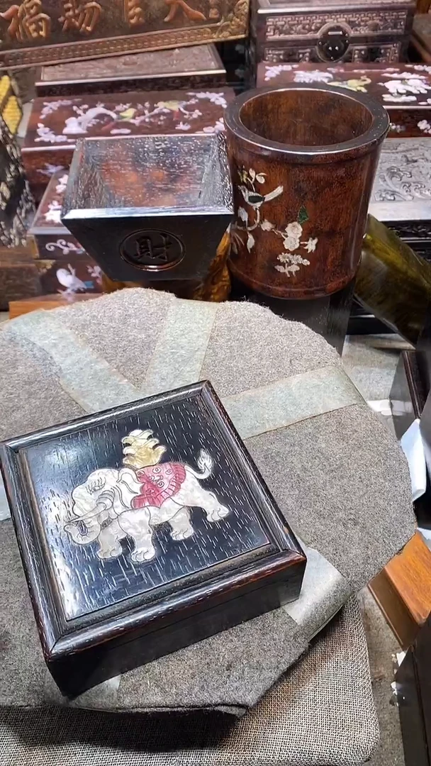 木木雕款盒子一个