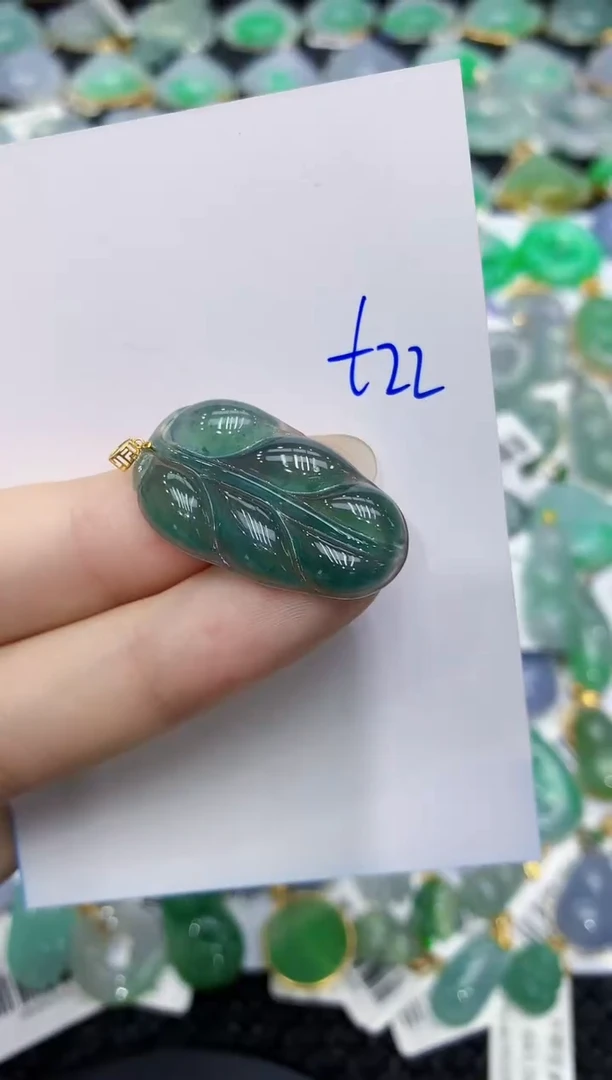 翡翠18K金镶嵌颈饰111111111