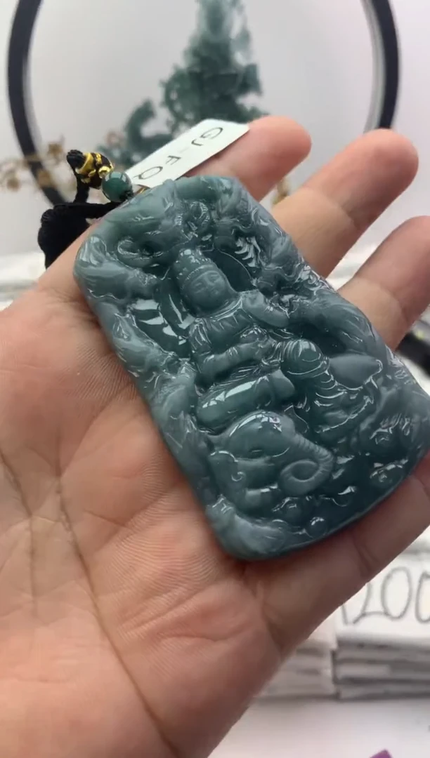 翡翠未镶嵌颈饰普贤
