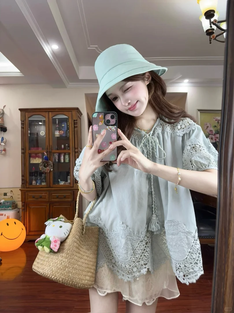 2025夏季新款法式蓝色镂空蕾丝短袖衬衫宽松显瘦短裤减龄两件套女