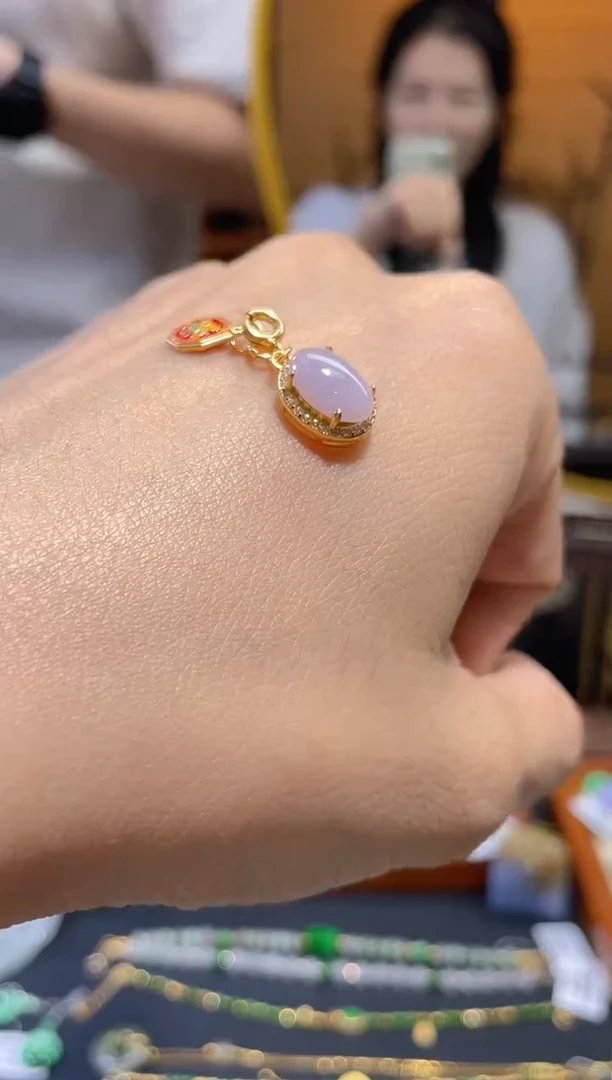 颈饰未镶嵌翡翠蛋面  百元以下不出证