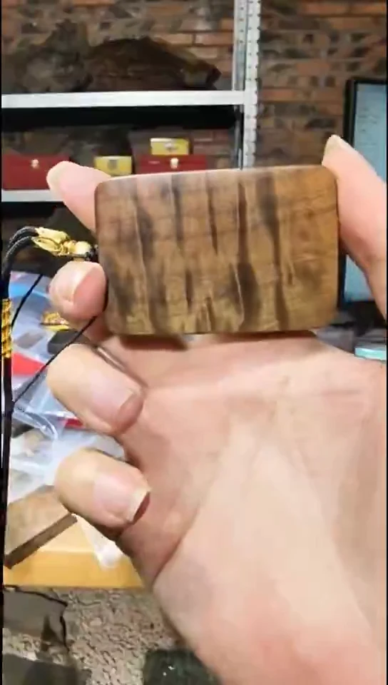 金丝楠无事牌脖挂