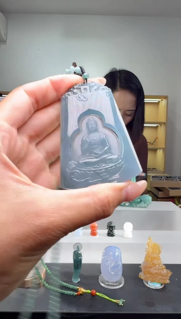 吊坠(赠链)未镶嵌翡翠大日