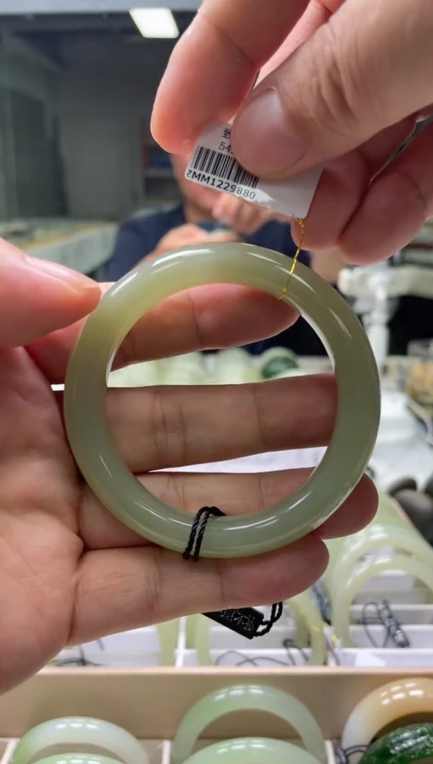 和田玉手镯未镶嵌编码 9880圈口54-55