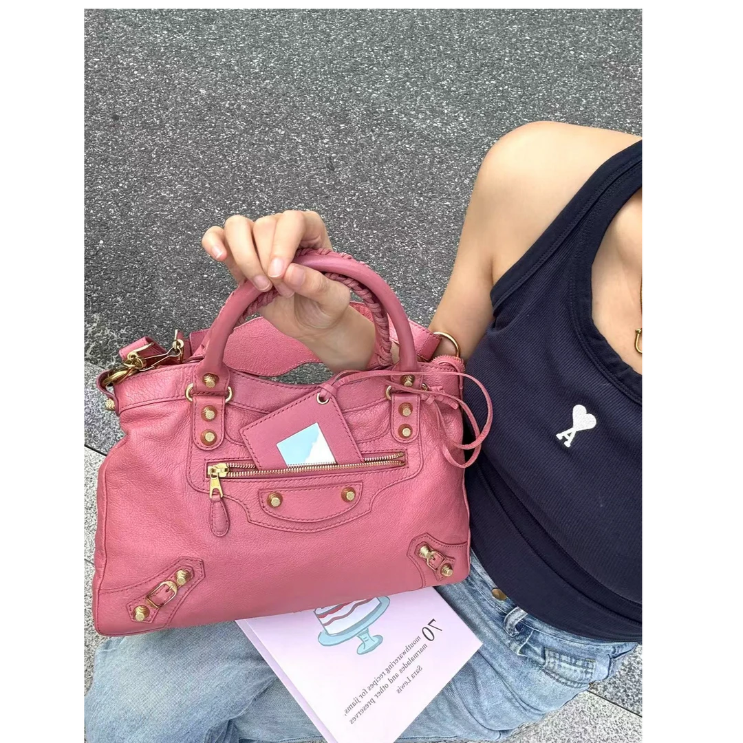 95新 Balenciaga/巴黎世家 【小考拉】巴黎世家 粉金town机车斜挎包