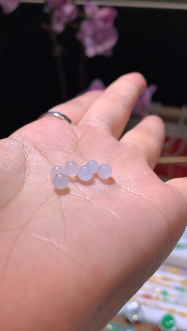 未镶嵌定制翡翠4卡珠子六个