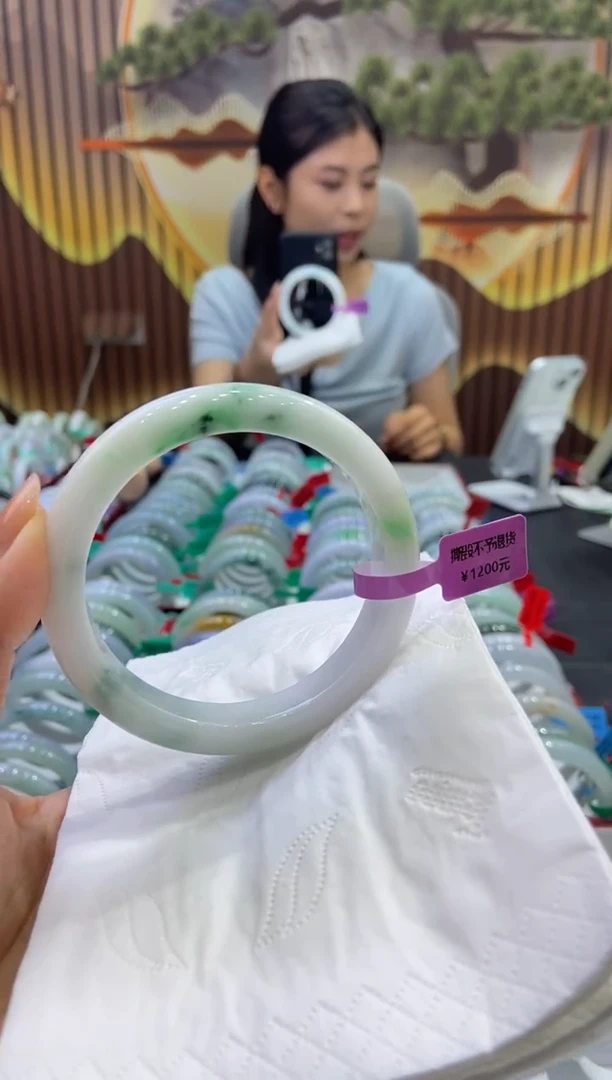 翡翠手镯未镶嵌00003389