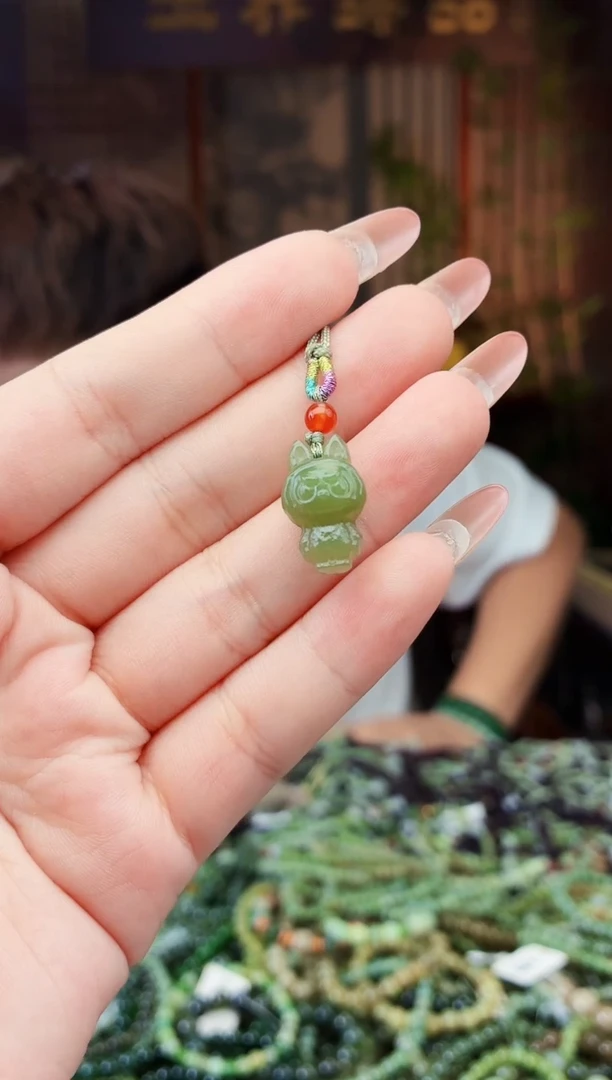 和田玉未镶嵌颈饰拍一发一