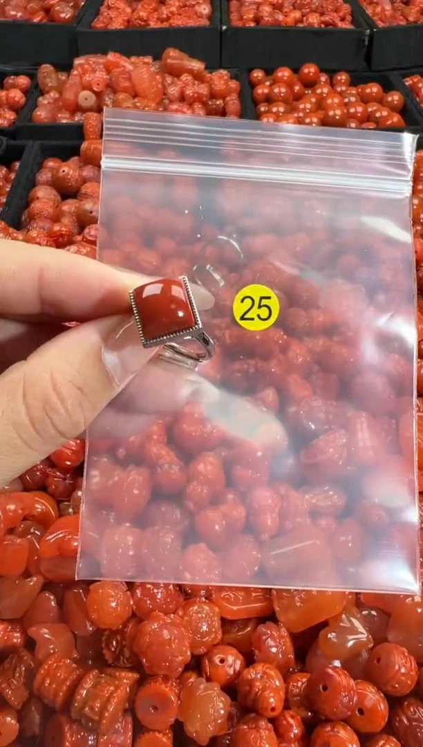 颈饰未镶嵌南红玛瑙1