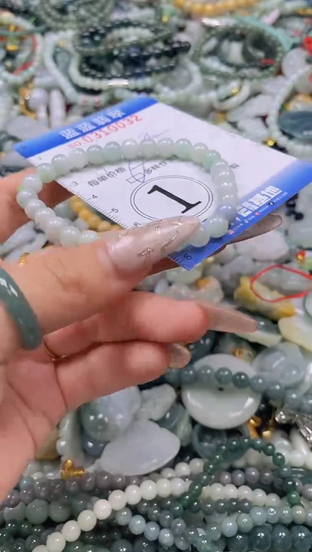 翡翠未镶嵌颈饰闪购0310032多样性发其一