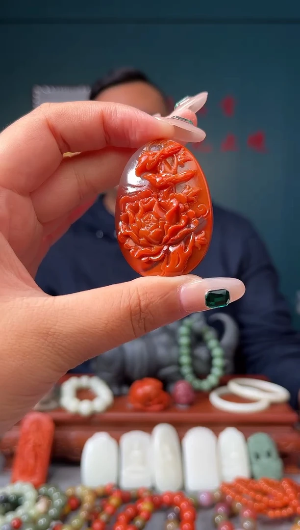 南红玛瑙未镶嵌颈饰吊坠