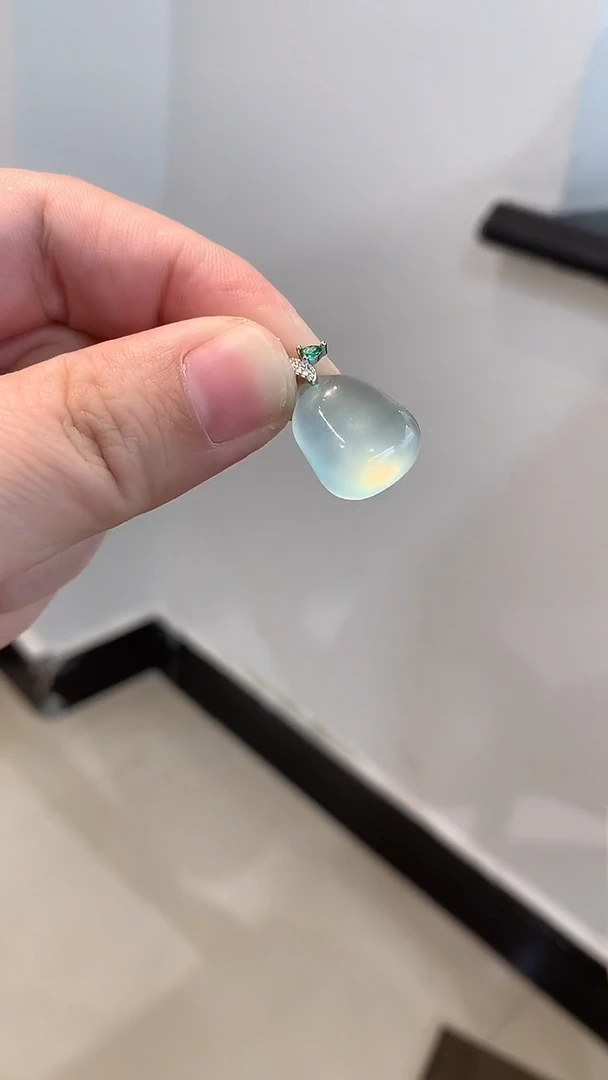 未镶嵌蛇纹石玉吊坠(不含链)福瓜