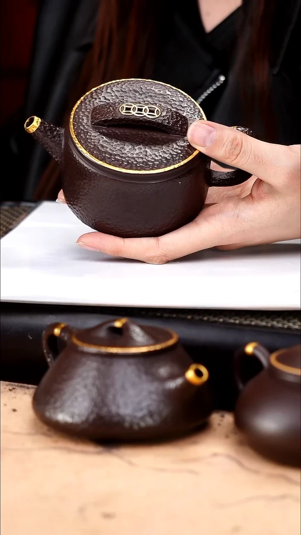 茶壶紫砂四号井茄皮紫泥描金锤纹汉瓦170cc