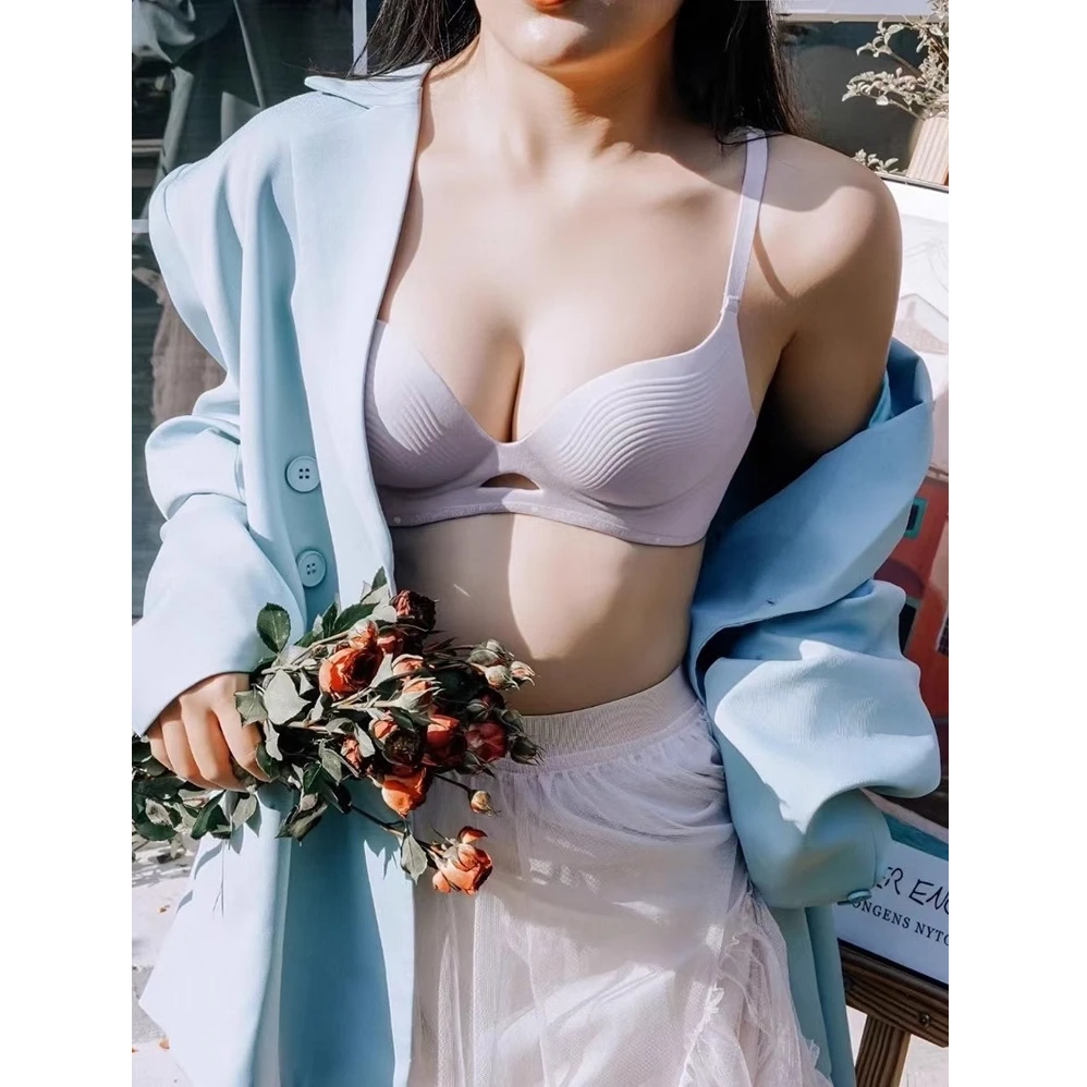 无痕内衣女小胸聚拢收副乳防下垂2025新款爆款性感无钢圈文胸